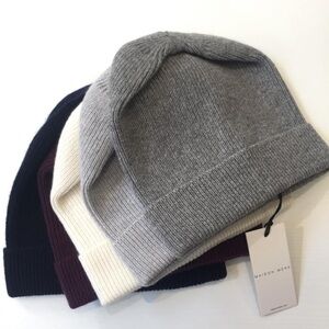BURGUNDY CASHMERE UNUSEX BEANIE NWT